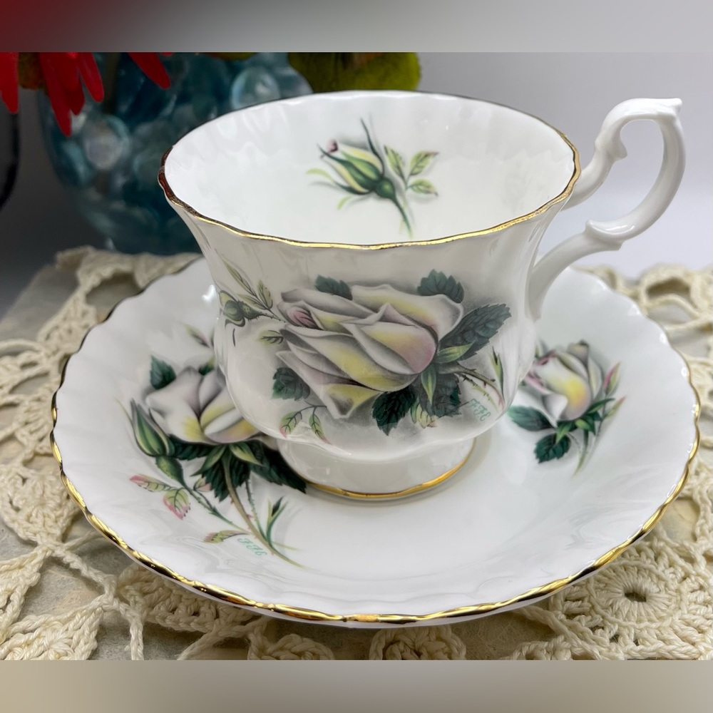 Royal Albert Tea Cup And Saucer White Rose, Artist signed